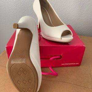 Ladies peep toe heals 6.5
